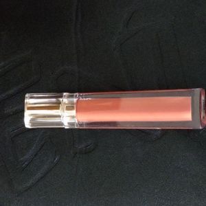 Long wearing Lip gloss